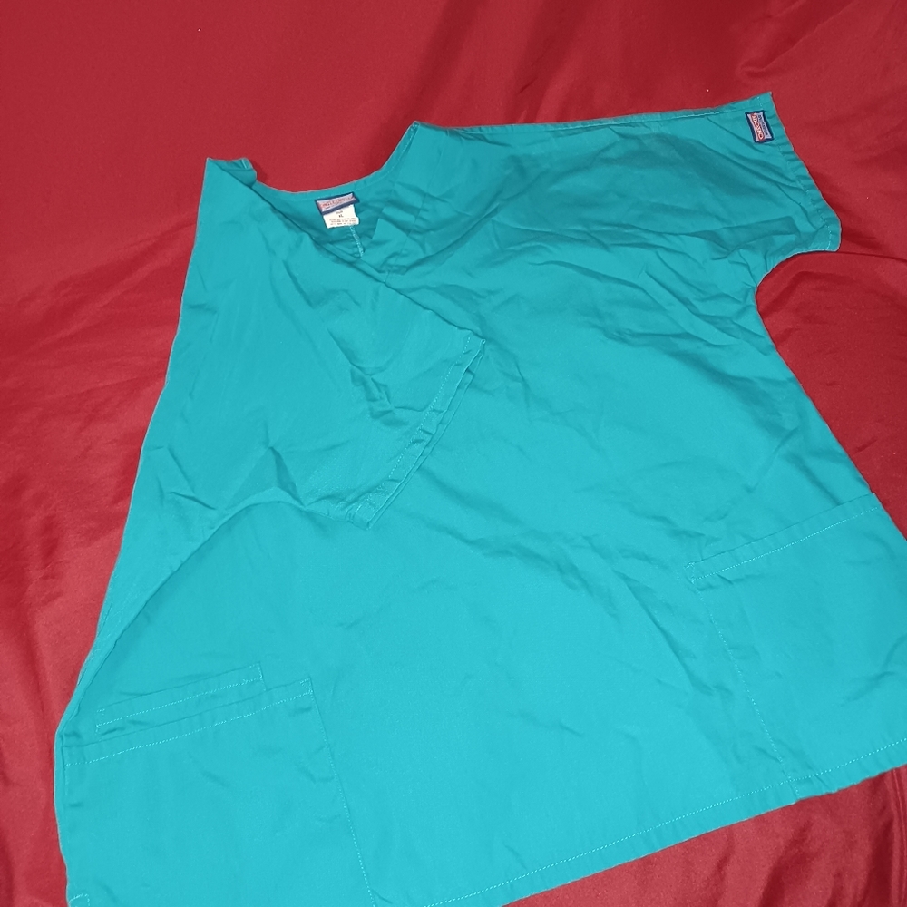 (Turquoise) Scrub Top - Picture 3 of 5